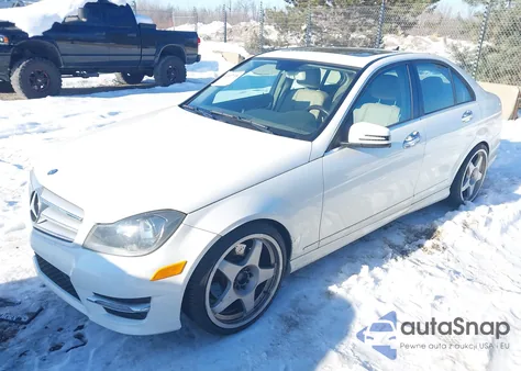 2013 Mercedes-Benz C 300 Sport 4Matic из США, поврежденный, VIN WDDGF8AB6DR281949